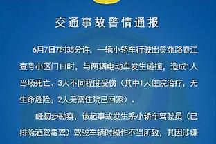 A-Simmons đã làm rất nhiều việc cho đội bóng và chúng tôi phải giúp anh ấy.